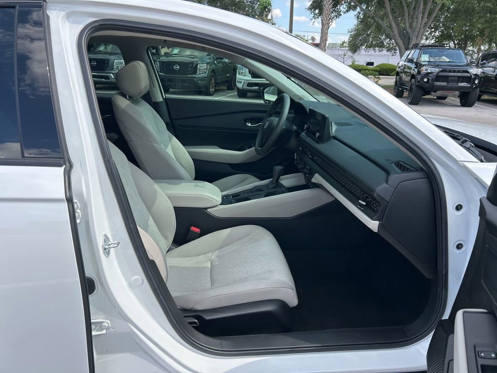 Used 2025 Honda Accord SE image 37