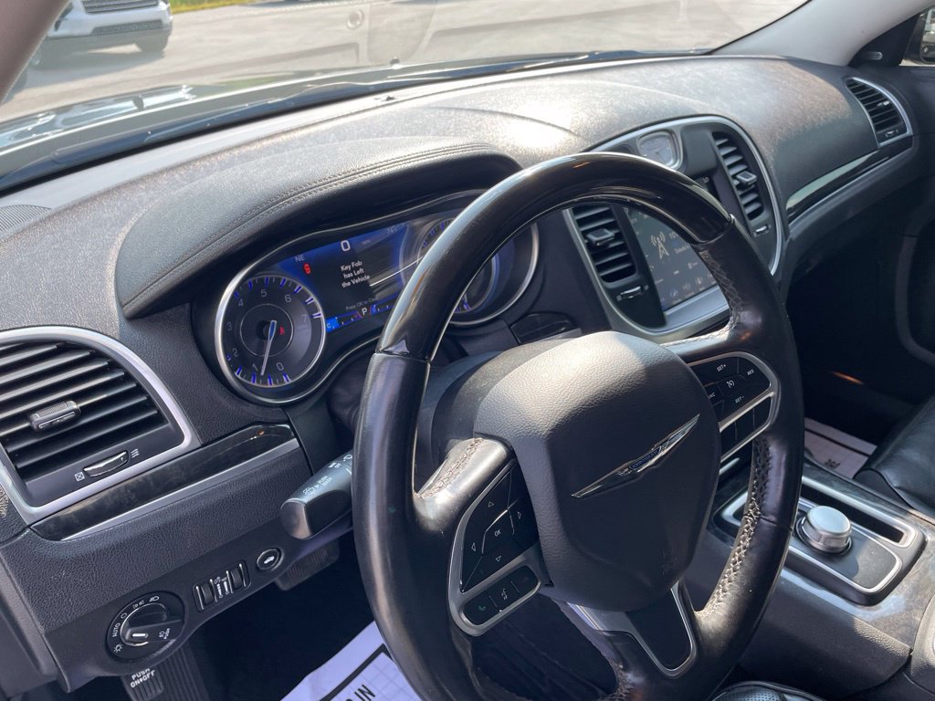 Used 2020 Chrysler 300 Limited AWD/4WD image 11