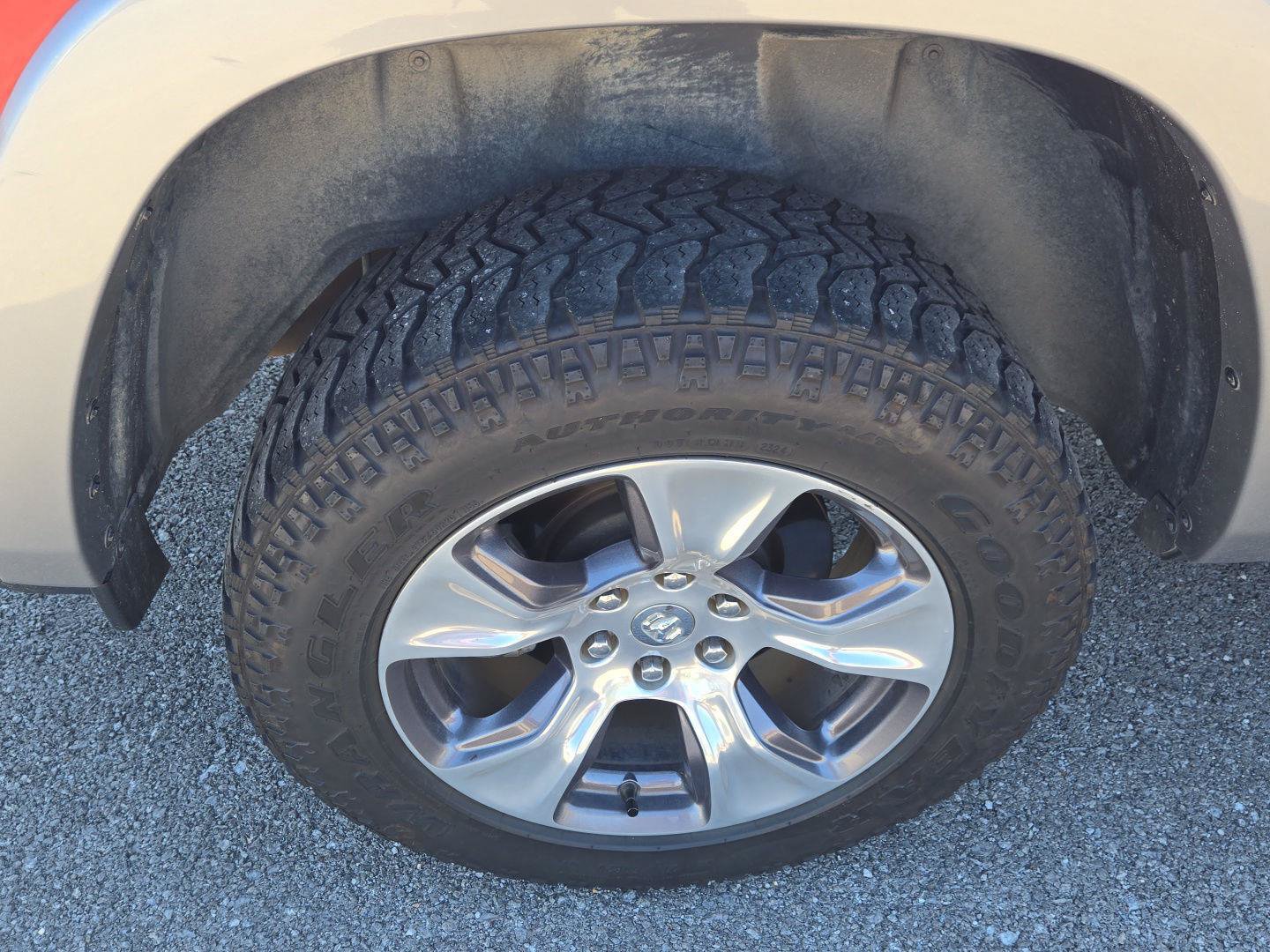 Used 2020 RAM 1500 Laramie AWD/4WD image 10