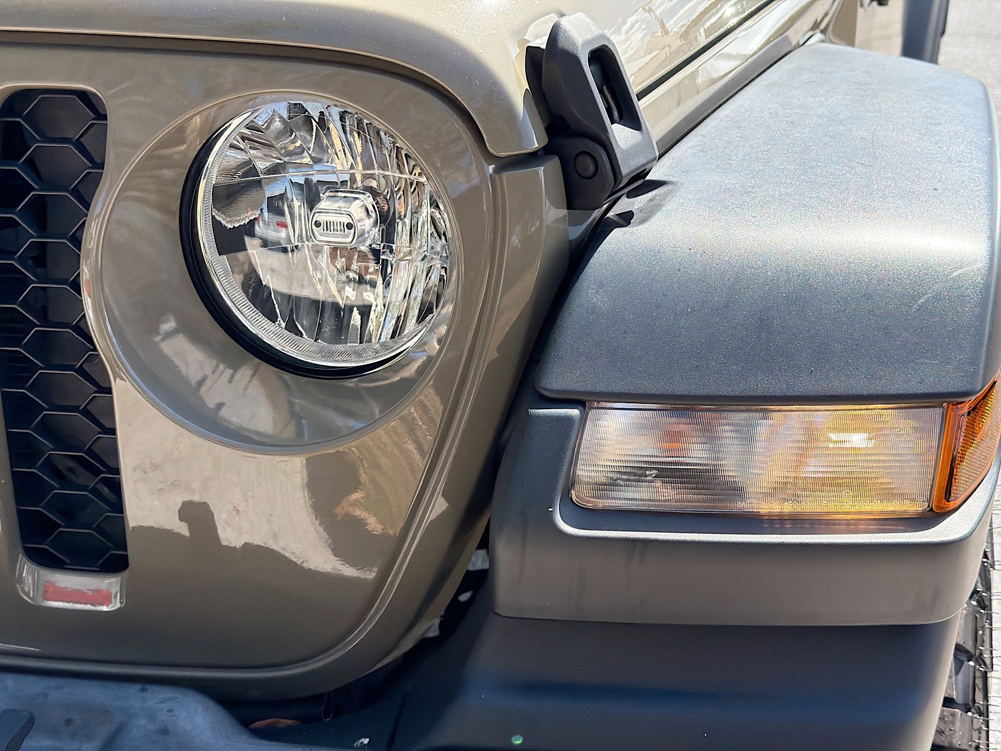 Used 2020 Jeep Gladiator Sport image 10