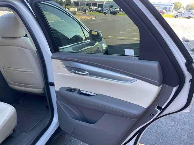 Used 2017 Cadillac XT5 Luxury w/ Driver Awareness Package AWD/4WD image 51