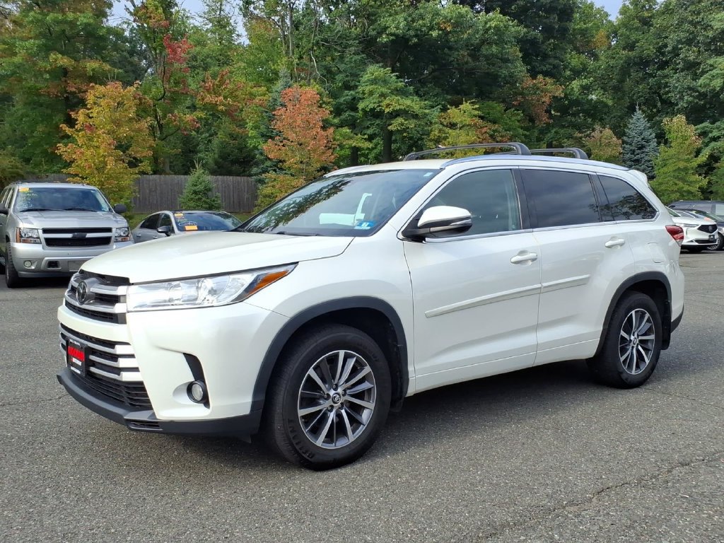 Used 2018 Toyota Highlander XLE w/ Protection Package #3 AWD/4WD image 3