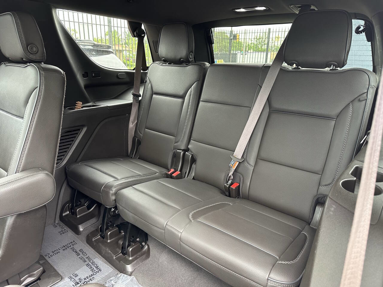 Used 2021 GMC Yukon Denali w/ Denali Premium Package image 14