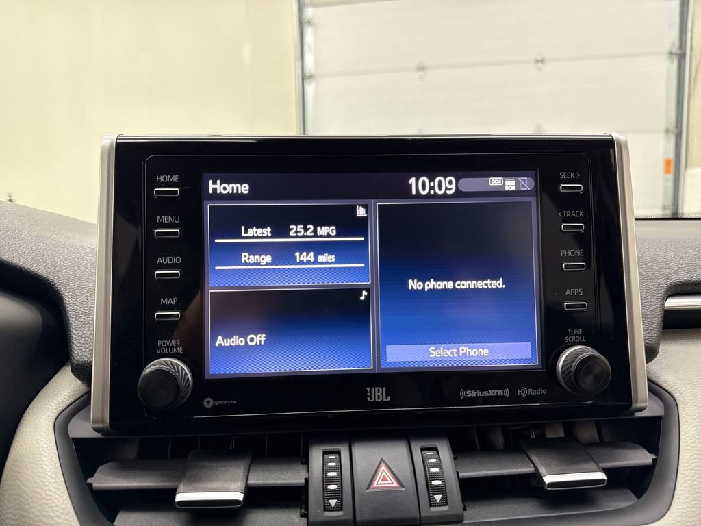 Used 2020 Toyota RAV4 XLE Premium image 18