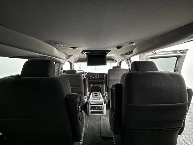Used 2019 Chevrolet Express 2500 RWD image 3