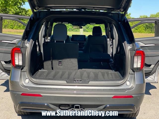 Used 2025 Ford Explorer ST-Line w/ ST-Line Street Pack AWD/4WD image 47