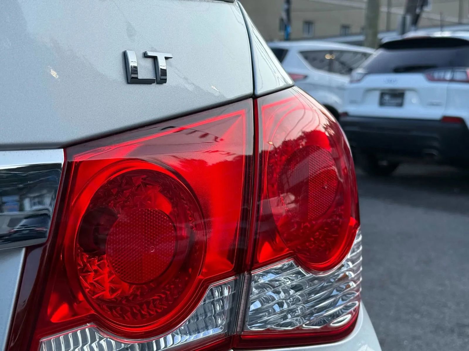 Used 2016 Chevrolet Cruze LT w/ Sun And Sound Package image 7