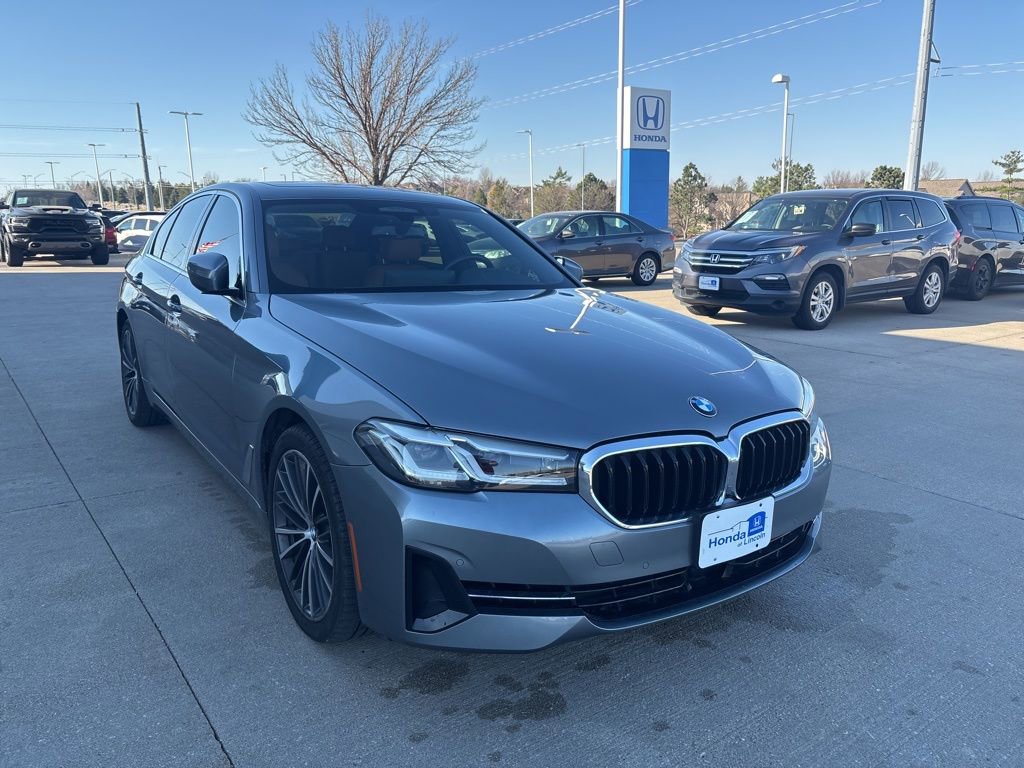 Used 2022 BMW 540i xDrive image 3