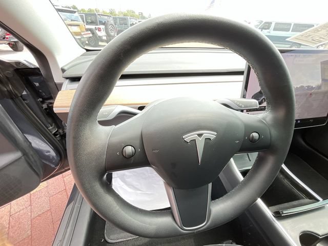 Used 2020 Tesla Model 3 Standard Range Plus RWD image 14