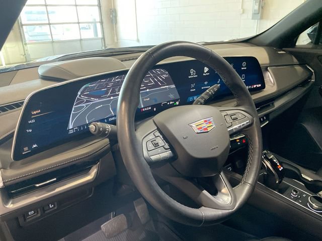 Used 2024 Cadillac XT4 Premium Luxury w/ Technology Package FWD image 16