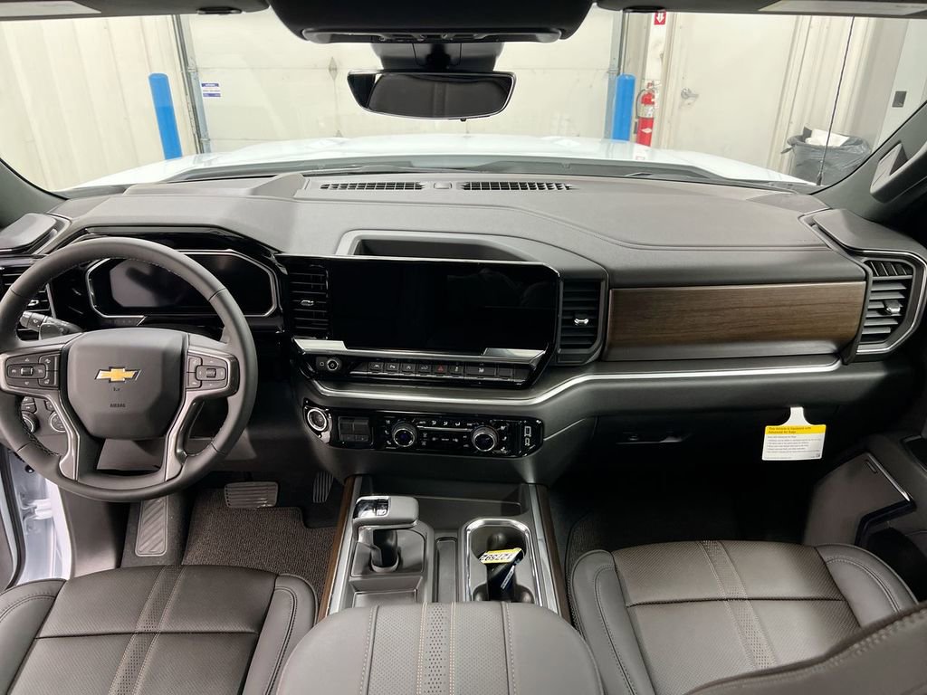 New 2026 Chevrolet Silverado 1500 High Country w/ Technology Package AWD/4WD image 10