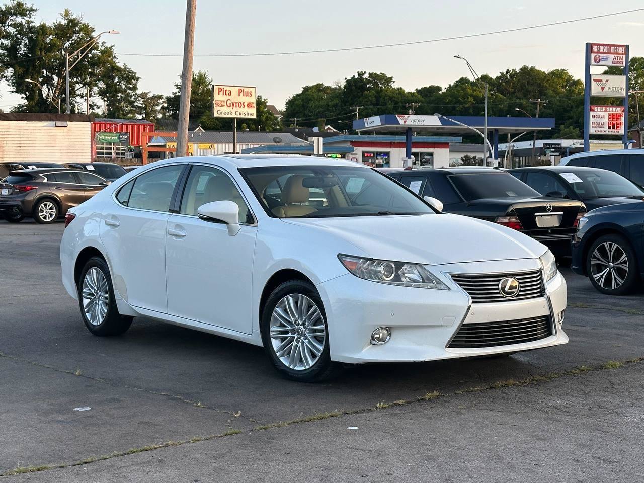 Used 2013 Lexus ES 350 w/ Luxury Pkg FWD image 3