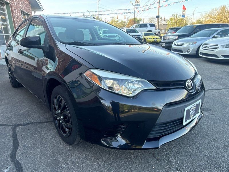 Used 2016 Toyota Corolla LE FWD image 3