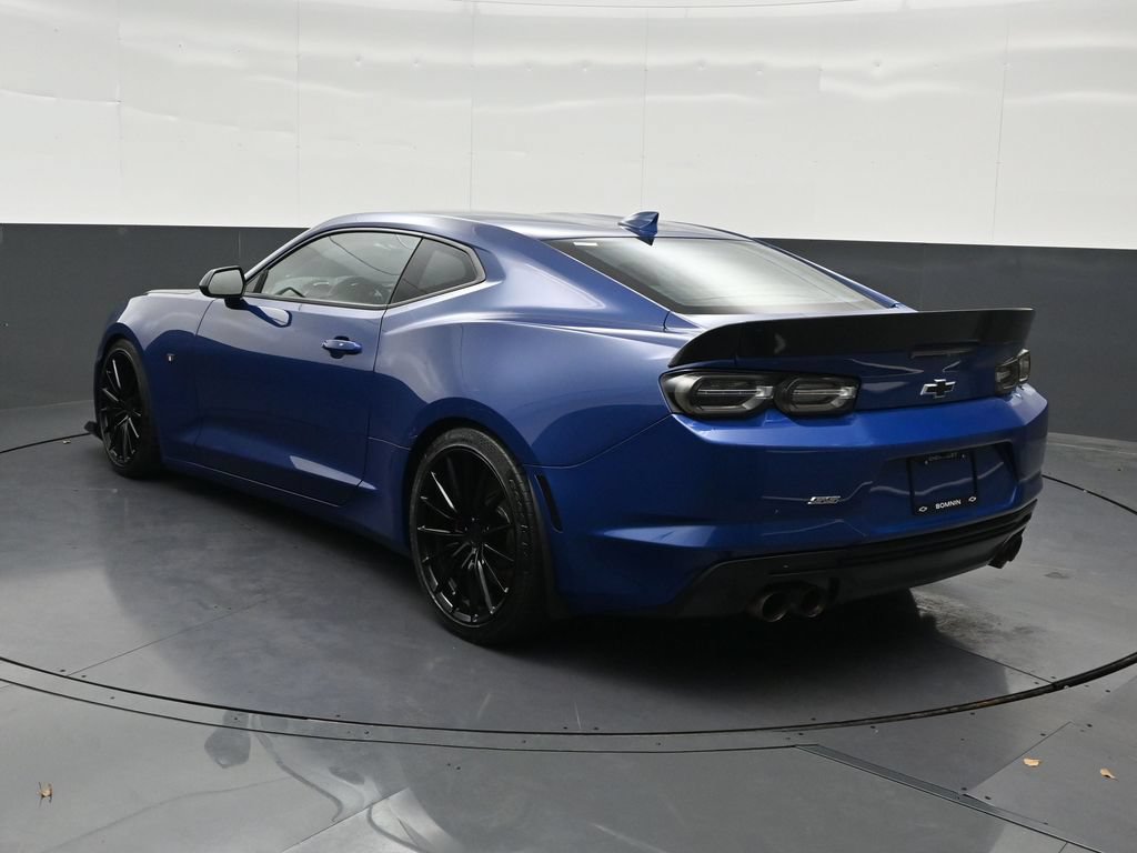 Used 2020 Chevrolet Camaro SS RWD image 3