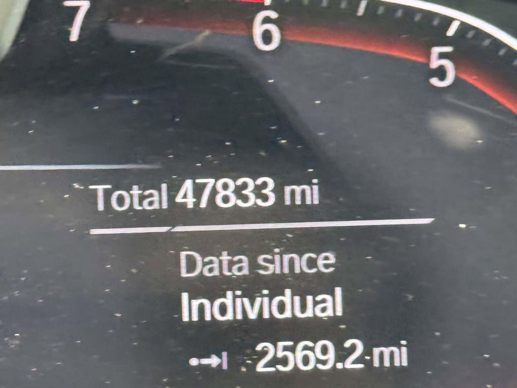Used 2022 BMW 750i xDrive AWD/4WD image 2