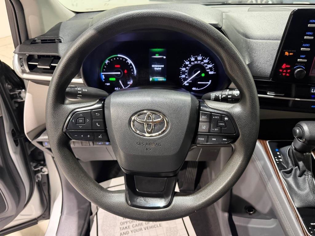 Used 2023 Toyota Sienna LE FWD image 23