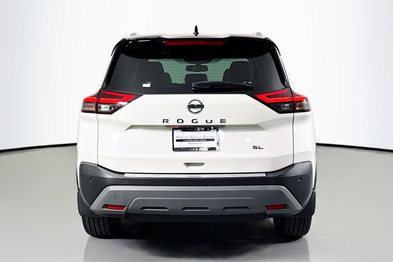 Used 2021 Nissan Rogue SL image 3