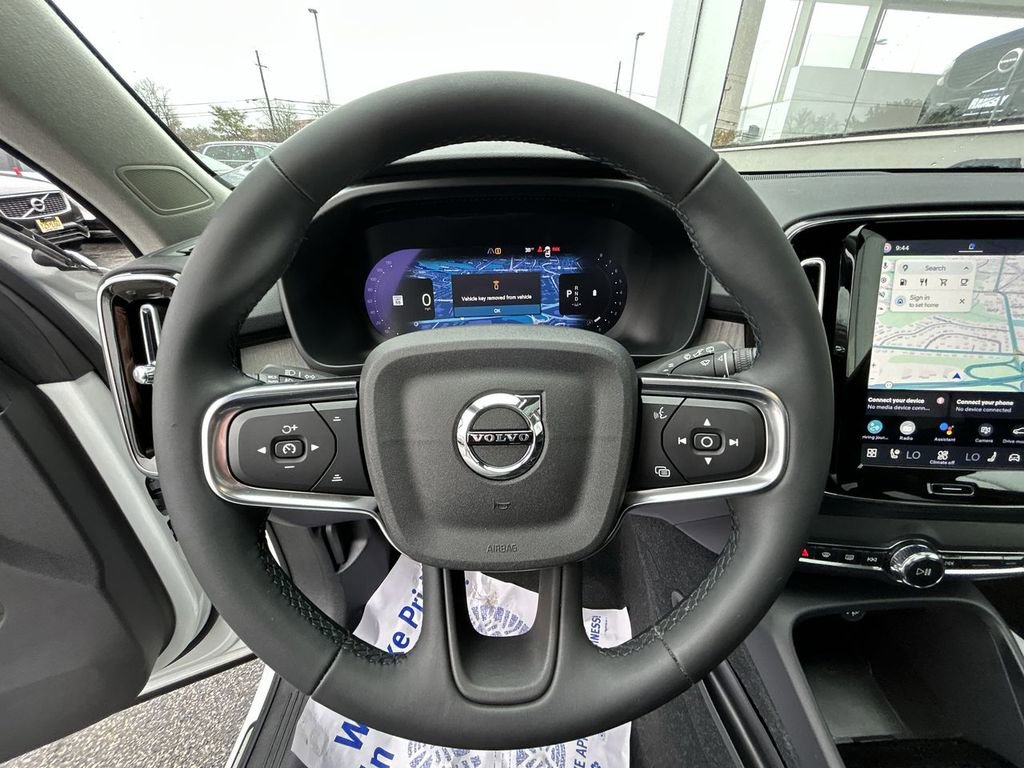 Certified 2023 Volvo XC40 B5 Plus w/ Climate Package image 18