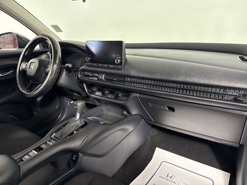 Used 2025 Honda HR-V LX image 23