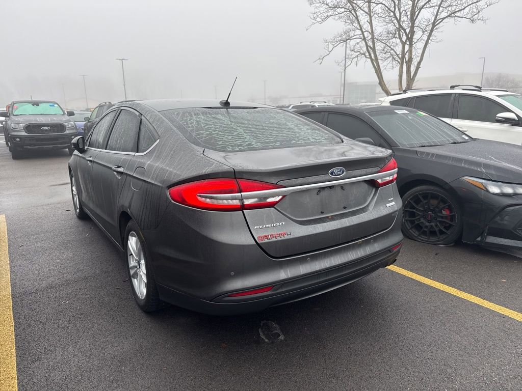 Used 2018 Ford Fusion SE w/ Fusion SE Technology Package image 4