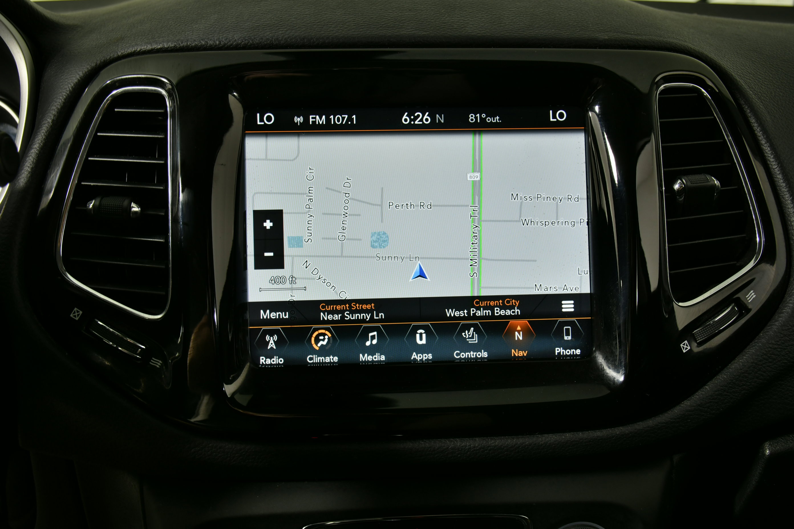 Used 2018 Jeep Compass Limited w/ Navigation Group image 18
