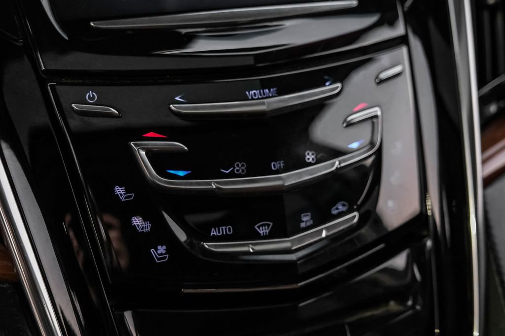 Used 2015 Cadillac Escalade Luxury image 26