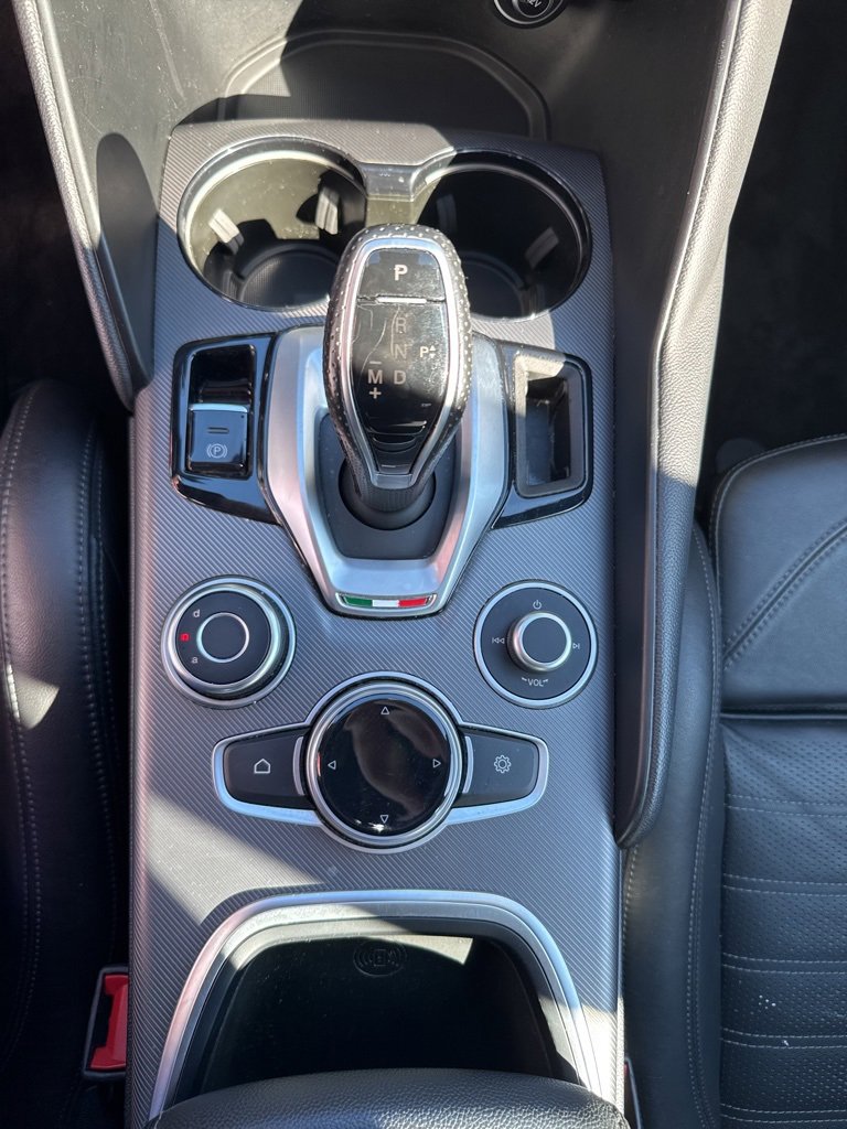 Used 2022 Alfa Romeo Giulia Veloce image 36