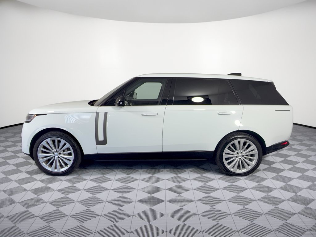 Used 2025 Land Rover Range Rover Long Wheelbase SE AWD/4WD image 2