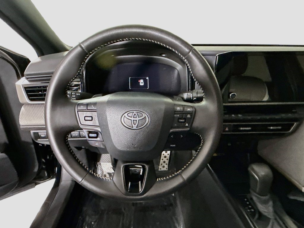 Used 2026 Toyota Camry SE FWD image 12