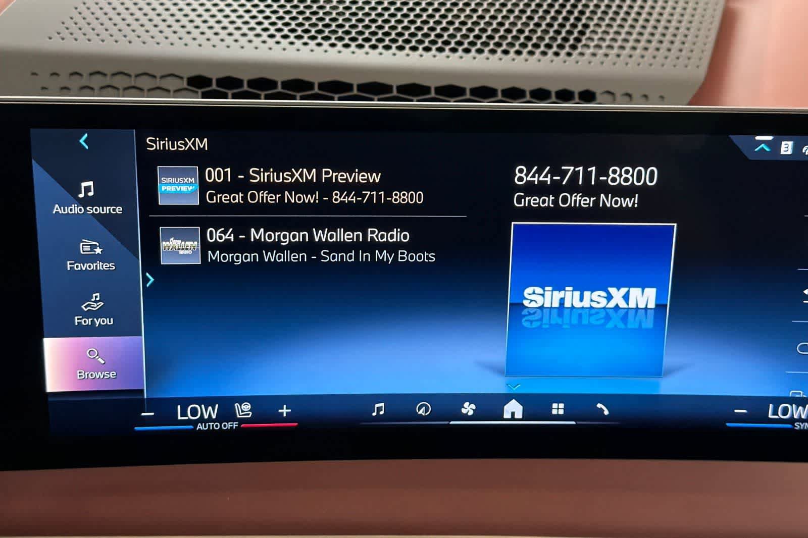 Used 2024 BMW iX xDrive50 w/ Convenience Package AWD/4WD image 18