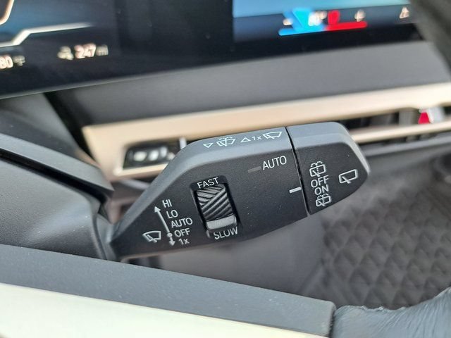 Used 2025 BMW iX xDrive50 w/ Premium Package AWD/4WD image 11