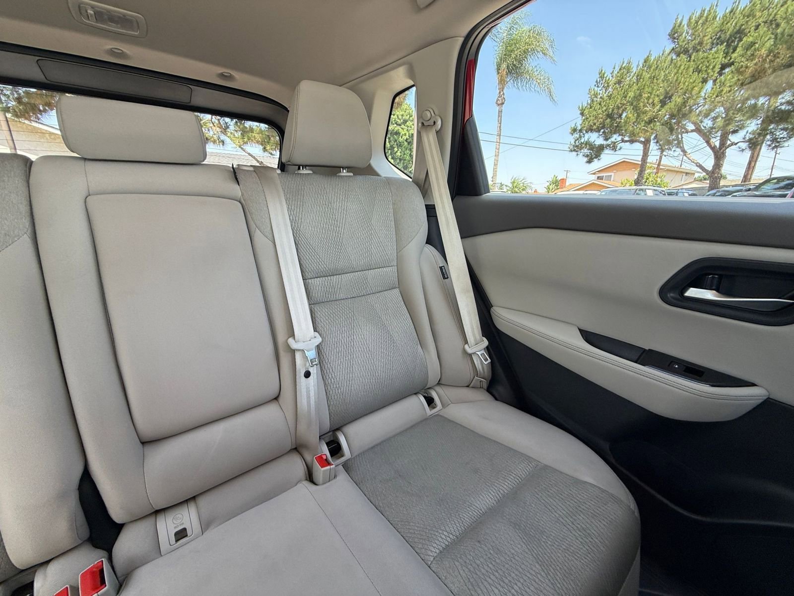 Used 2025 Nissan Rogue SV FWD image 35
