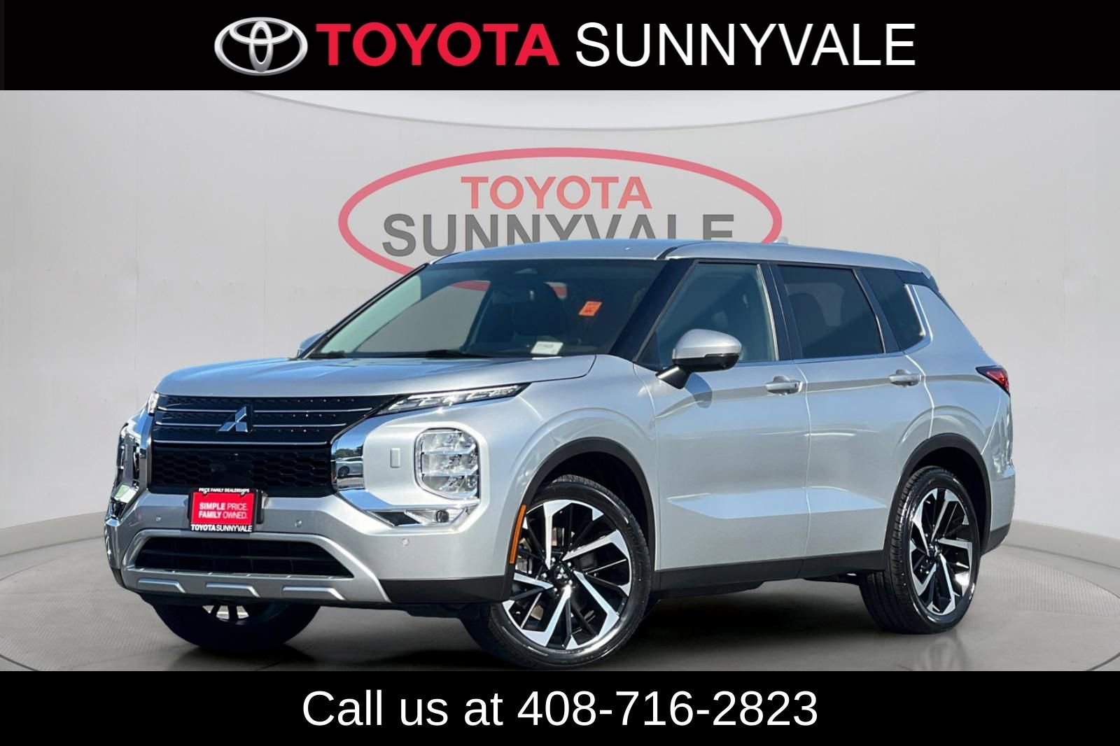 Used 2024 Mitsubishi Outlander SE image 2