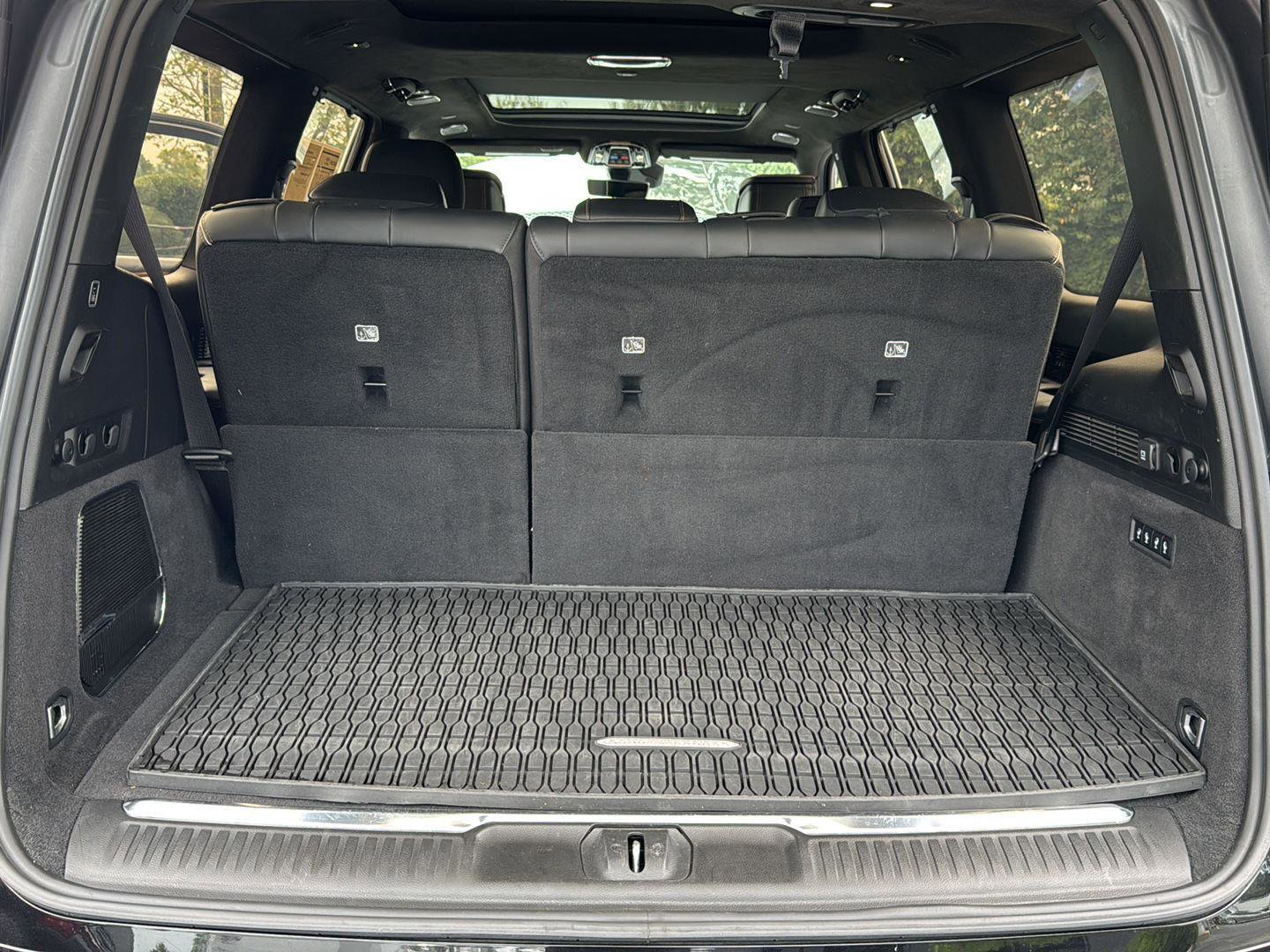 Used 2022 Jeep Grand Wagoneer Series III w/ Rear Seat Video Group 1 image 32