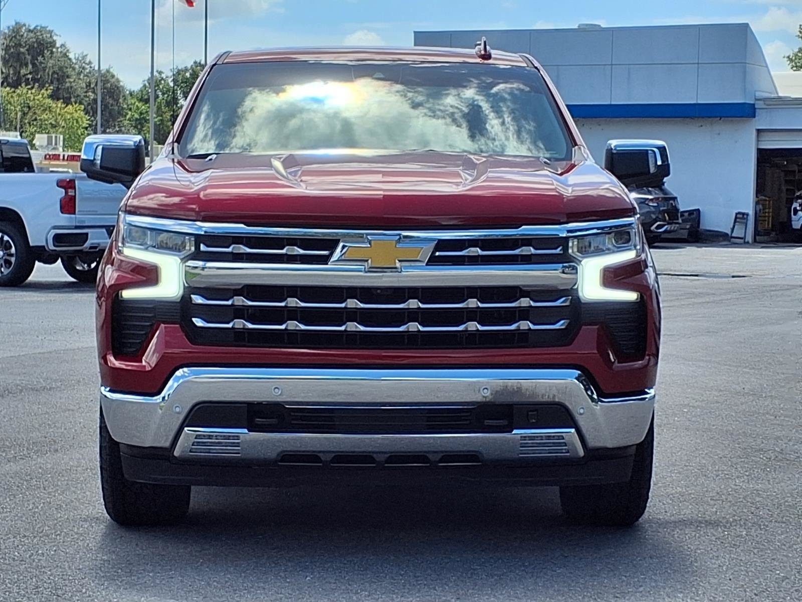 Certified 2025 Chevrolet Silverado 1500 LTZ AWD/4WD image 2
