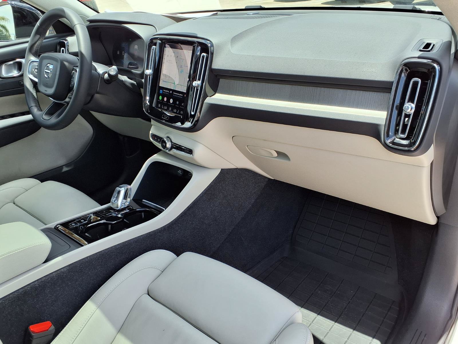 Certified 2023 Volvo XC40 B5 Ultimate w/ Protection Package Premier AWD/4WD image 10