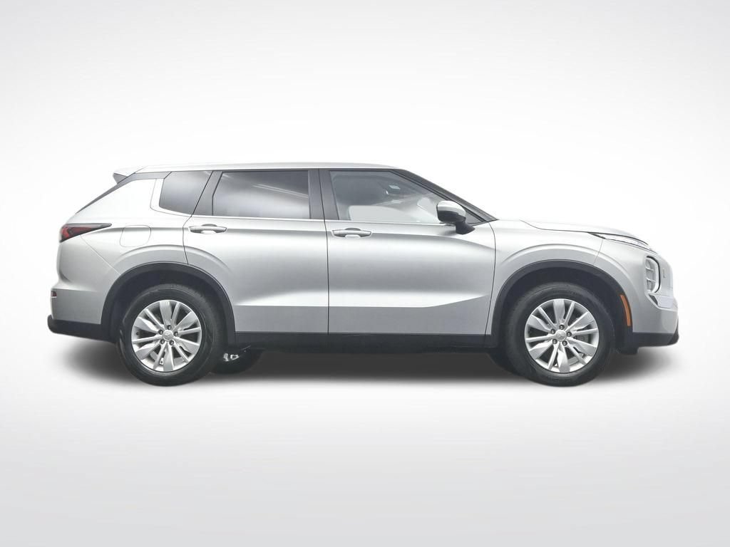 Used 2025 Mitsubishi Outlander ES AWD/4WD image 43