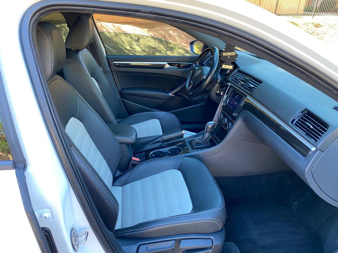 Used 2018 Volkswagen Passat GT FWD image 52