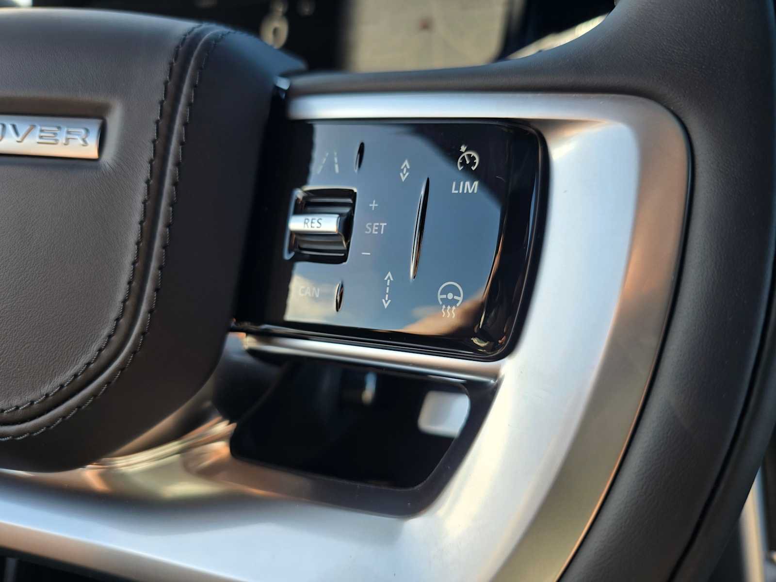 New 2025 Land Rover Range Rover SE AWD/4WD image 31