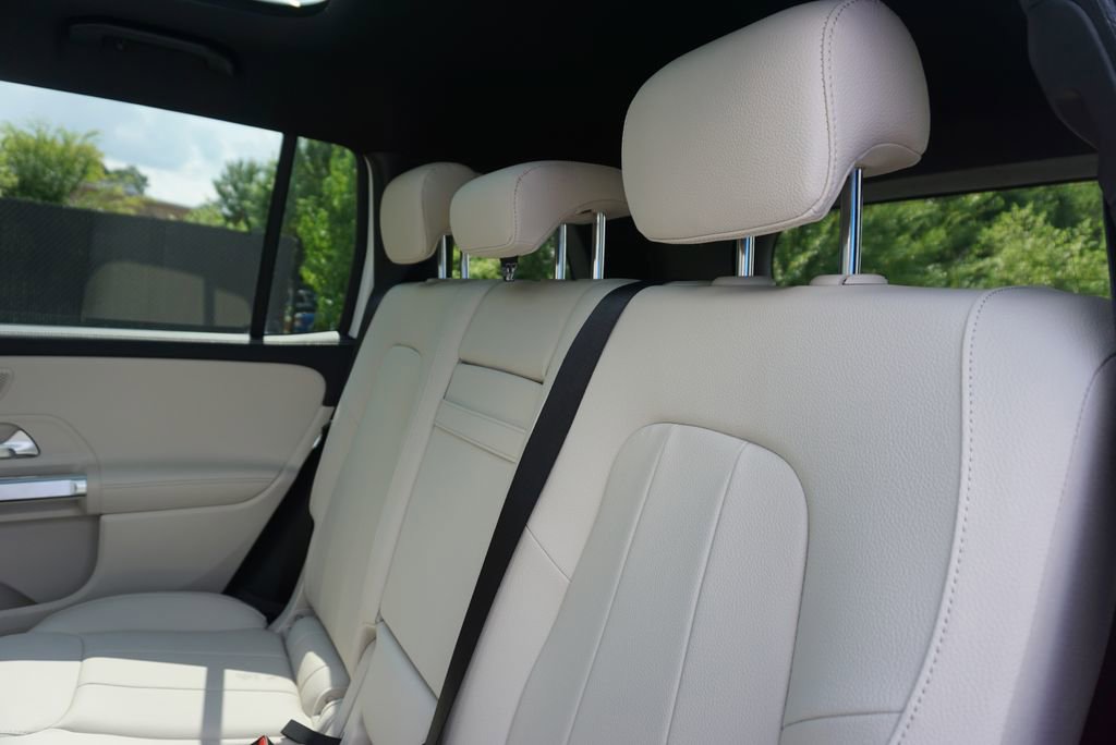 New 2025 Mercedes-Benz GLB 250 4MATIC image 14