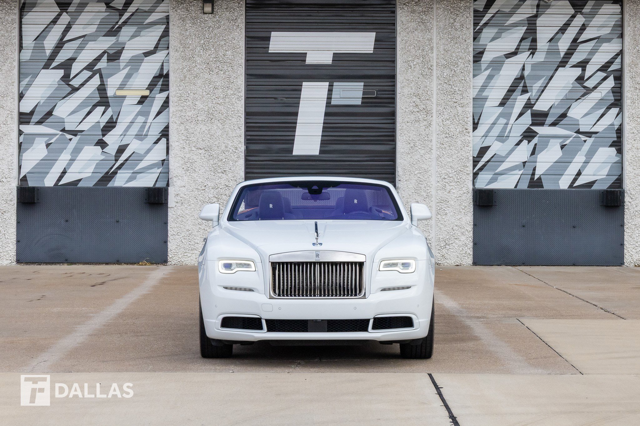 Used 2019 Rolls-Royce Dawn image 3