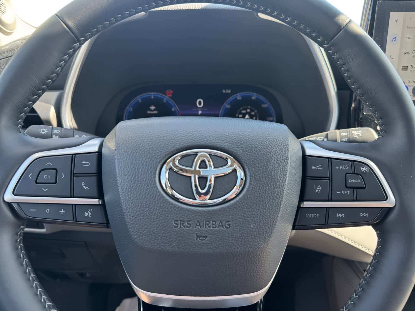 Used 2025 Toyota Highlander Limited AWD/4WD image 20