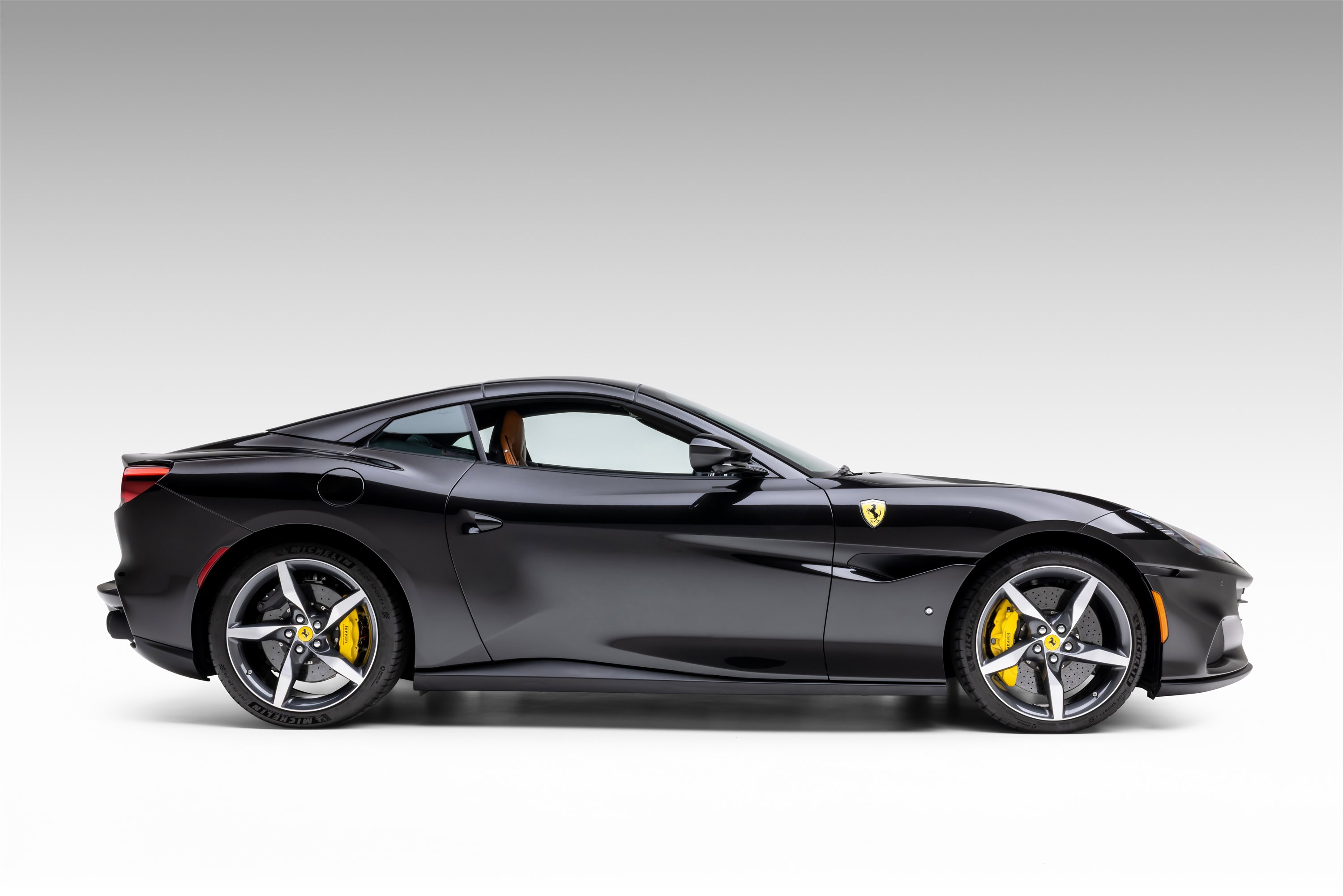 Certified 2023 Ferrari Portofino M RWD image 10