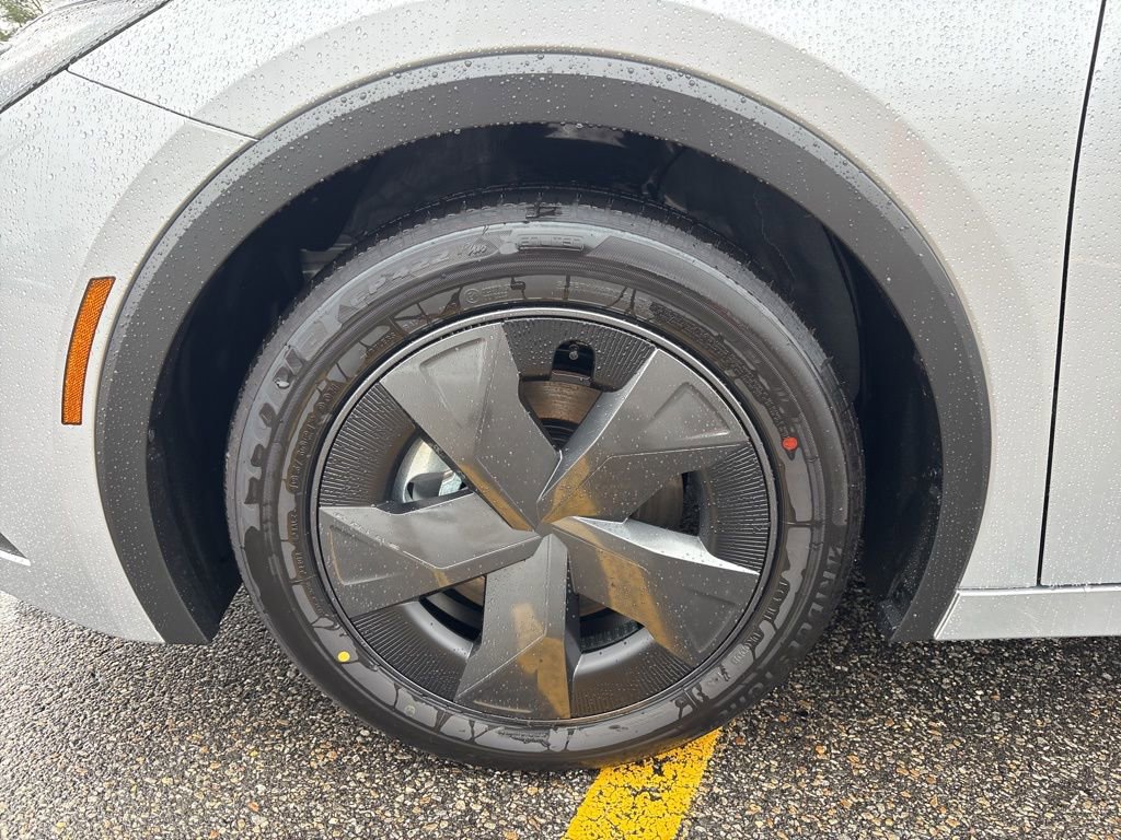 New 2026 Toyota Prius SE image 9