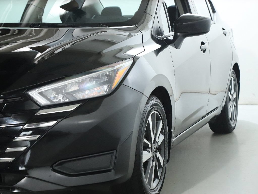 Used 2025 Nissan Versa SV w/ Trunk Package FWD image 4