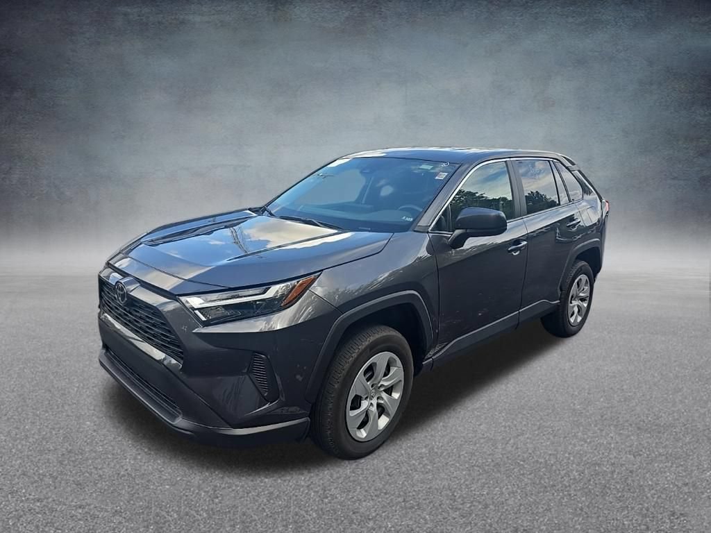 Used 2025 Toyota RAV4 LE AWD/4WD image 4