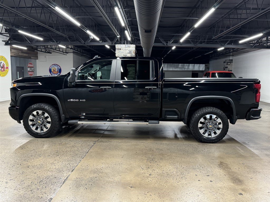 Used 2024 Chevrolet Silverado 2500 Custom w/ Custom Value Package AWD/4WD image 4