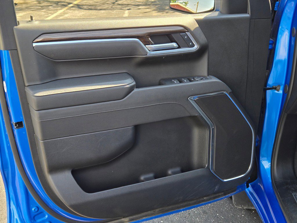 Used 2025 Chevrolet Silverado 1500 LT image 18