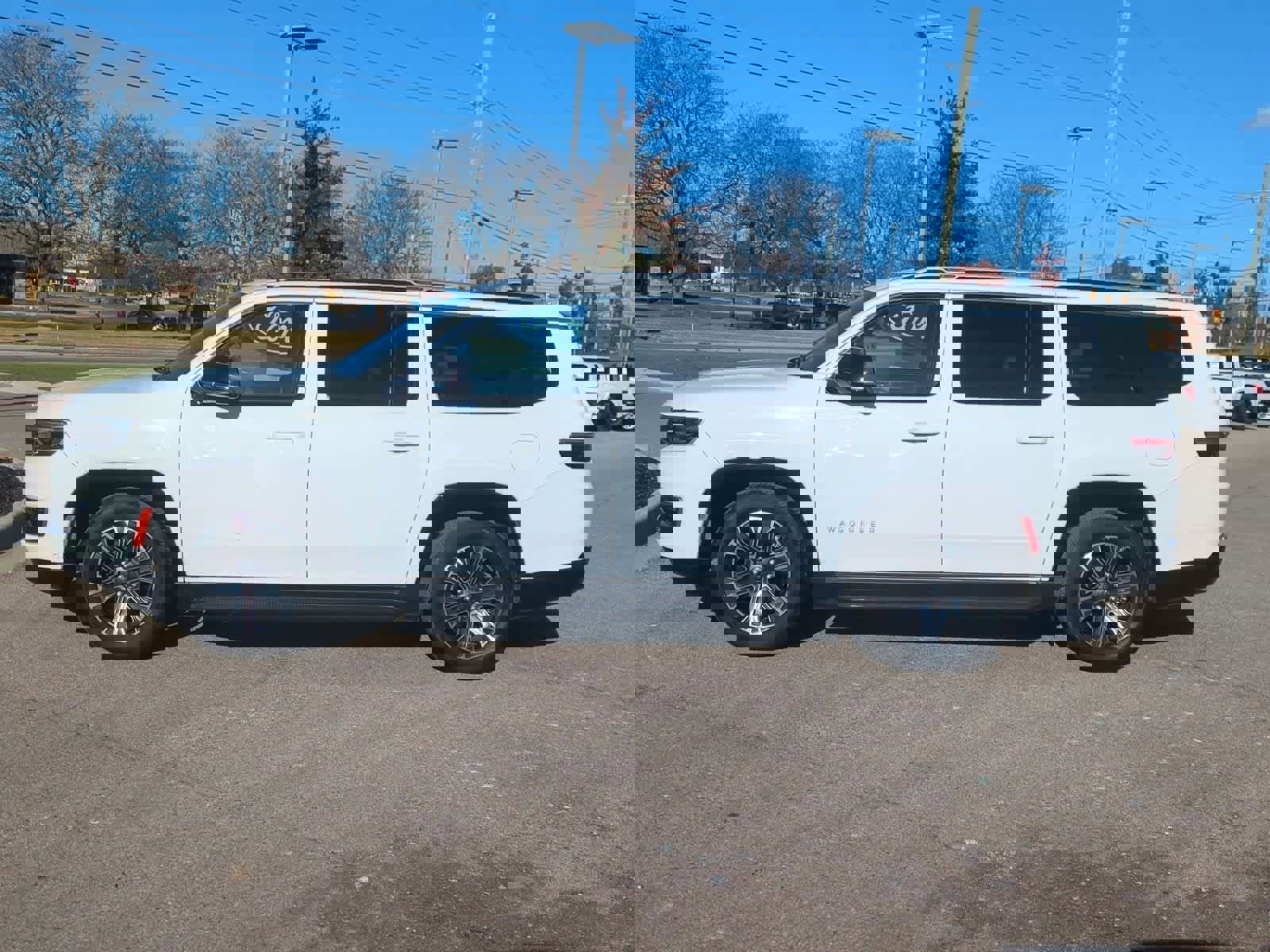 Used 2024 Jeep Wagoneer L Series II image 5