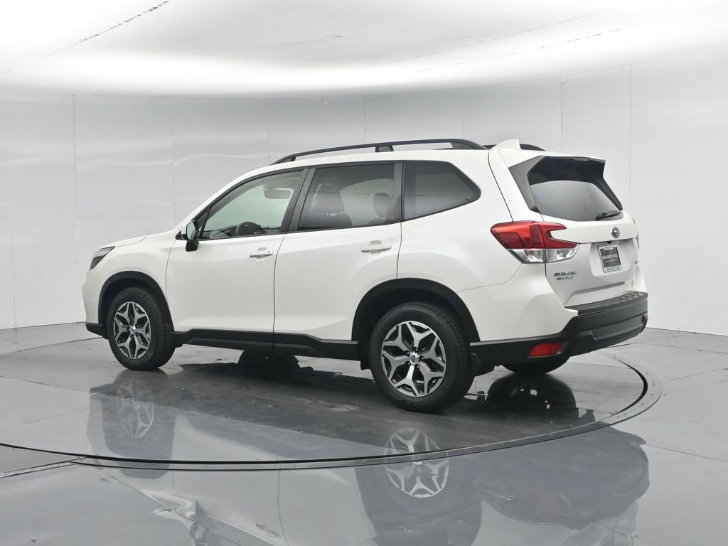 Used 2020 Subaru Forester Premium AWD/4WD image 7